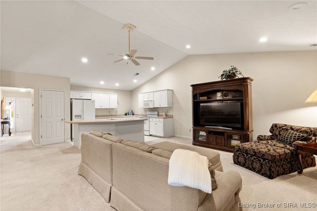 102 Crown Court, New Albany, IN 47150