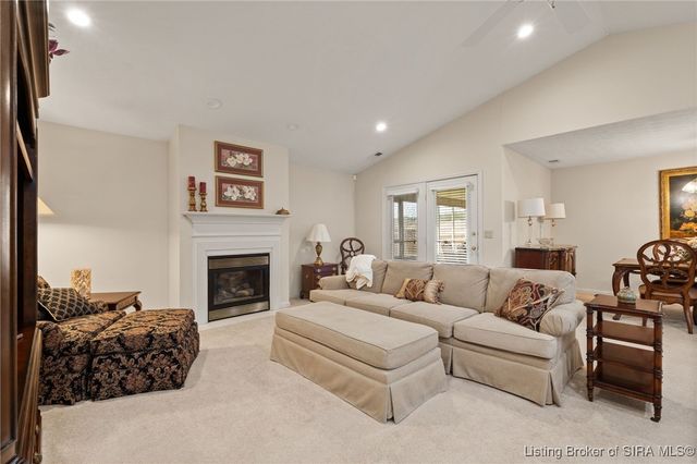 102 Crown Court, New Albany, IN 47150