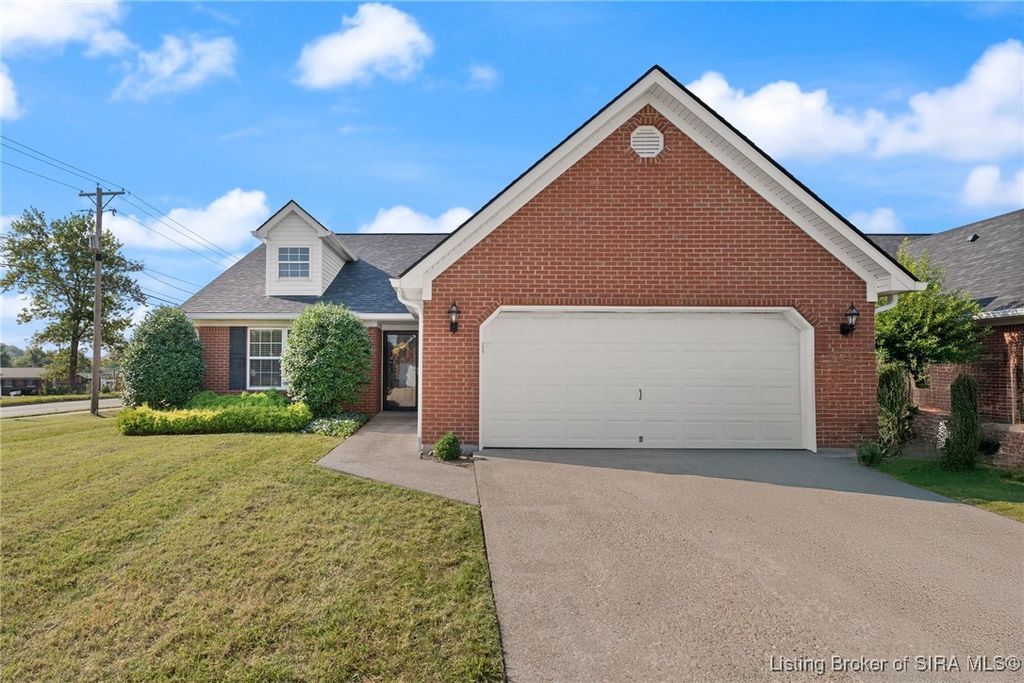 102 Crown Court, New Albany, IN 47150