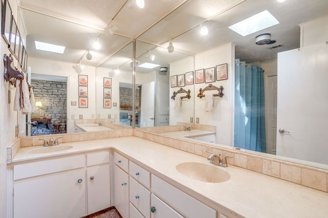 8918 Bellechase Road, Granbury, TX 76049