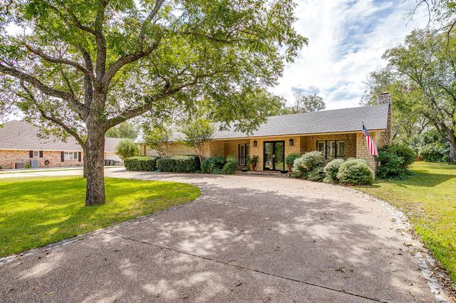 8918 Bellechase Road, Granbury, TX 76049