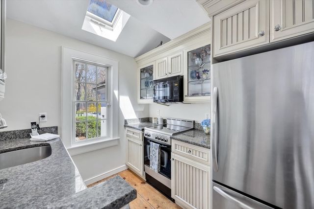 28 Flying Cloud Cir 28, Mashpee, MA 02649