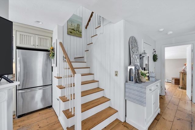 28 Flying Cloud Cir 28, Mashpee, MA 02649