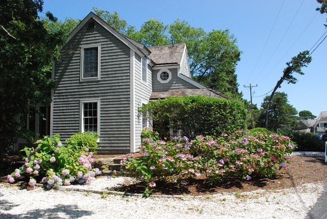 28 Flying Cloud Cir 28, Mashpee, MA 02649