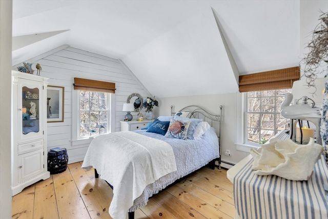 28 Flying Cloud Cir 28, Mashpee, MA 02649