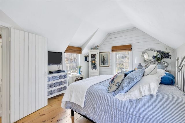 28 Flying Cloud Cir 28, Mashpee, MA 02649