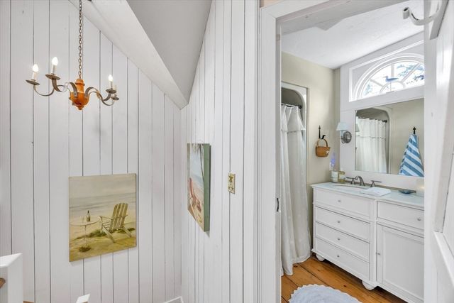 28 Flying Cloud Cir 28, Mashpee, MA 02649