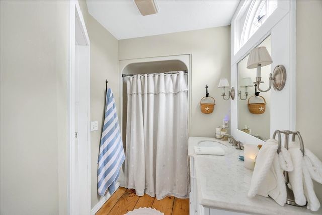 28 Flying Cloud Cir 28, Mashpee, MA 02649