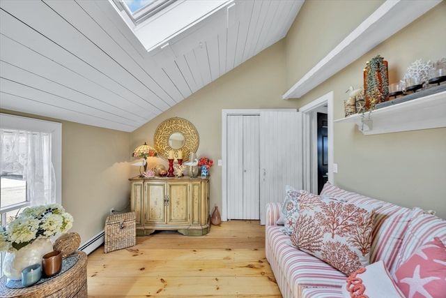 28 Flying Cloud Cir 28, Mashpee, MA 02649