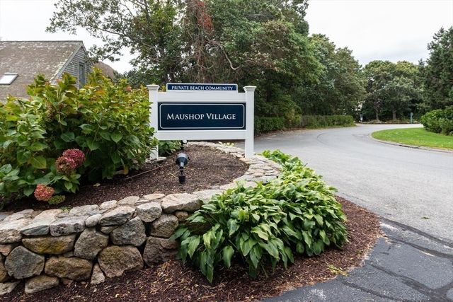 28 Flying Cloud Cir 28, Mashpee, MA 02649
