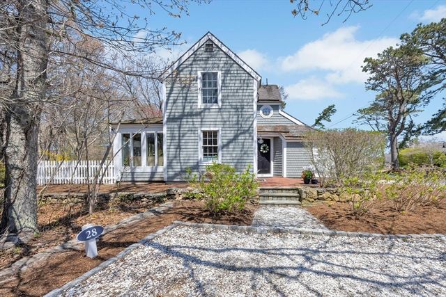 28 Flying Cloud Cir 28, Mashpee, MA 02649