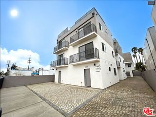 11443 1/2 Hatteras Street, North Hollywood, CA 91601