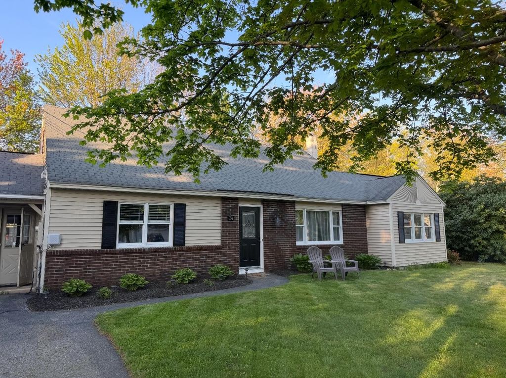 24 Hale Avenue, Hooksett, NH 03106