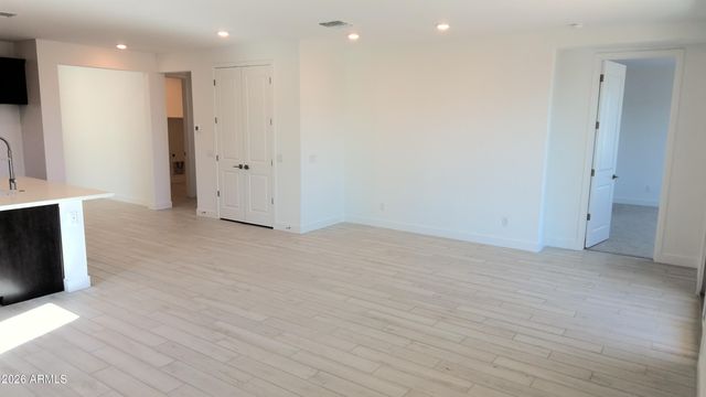 15209 W GRAY FOX Trail, Surprise, AZ 85387