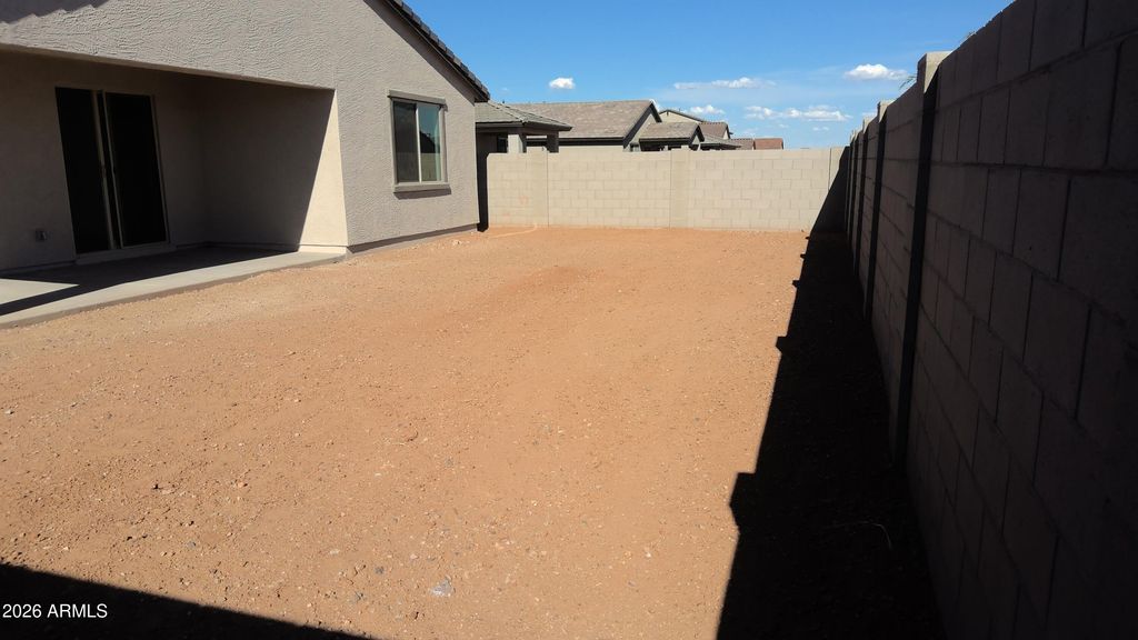 Image 31 of property listing at 15209 W GRAY FOX Trail, Surprise, AZ 85387