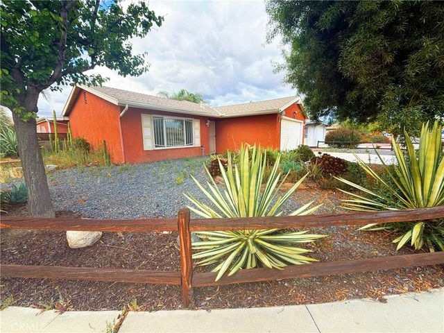 2410 El Toro, Hemet, CA 92545