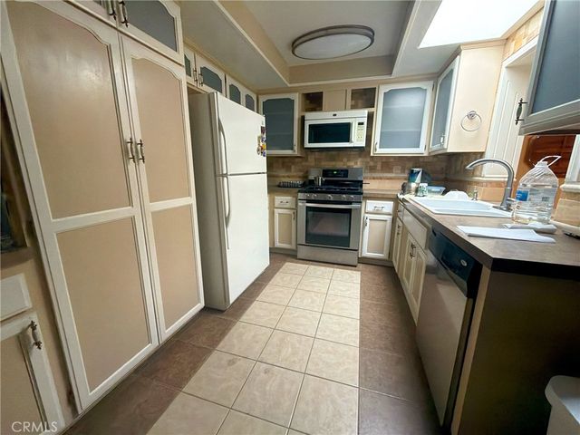 2410 El Toro, Hemet, CA 92545