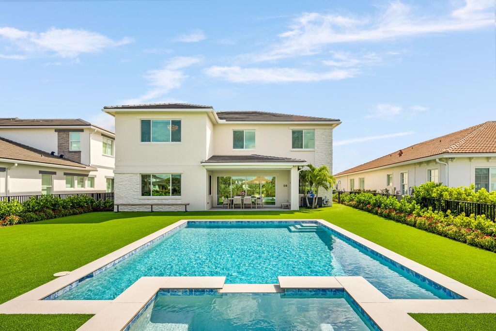 12143 Waterstone Circle, Palm Beach Gardens, FL 33412