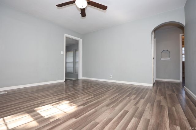 2016 E Riverside Drive, Evansville, IN 47714