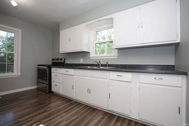 2016 E Riverside Drive, Evansville, IN 47714