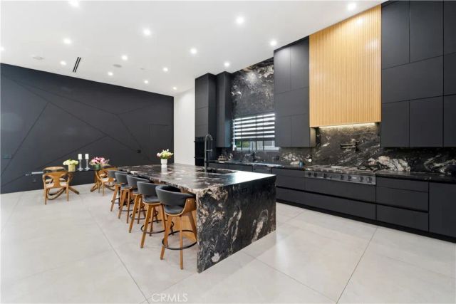 23227 Burbank Boulevard, Woodland Hills, CA 91367