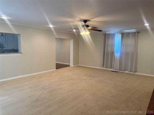 202 N Moccasin Place, Sapulpa, OK 74066