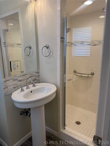 202 N Moccasin Place, Sapulpa, OK 74066