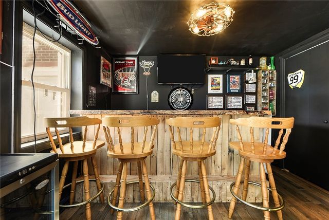 3330 Overland Dr, Irwin, PA 15642