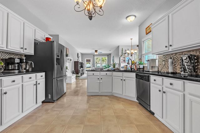 9694 LEEWARD SLOPES DR, Lakeland, TN 38002