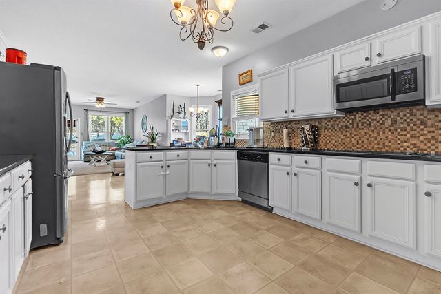 9694 LEEWARD SLOPES DR, Lakeland, TN 38002