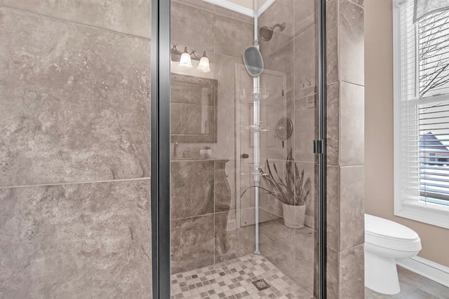 9694 LEEWARD SLOPES DR, Lakeland, TN 38002