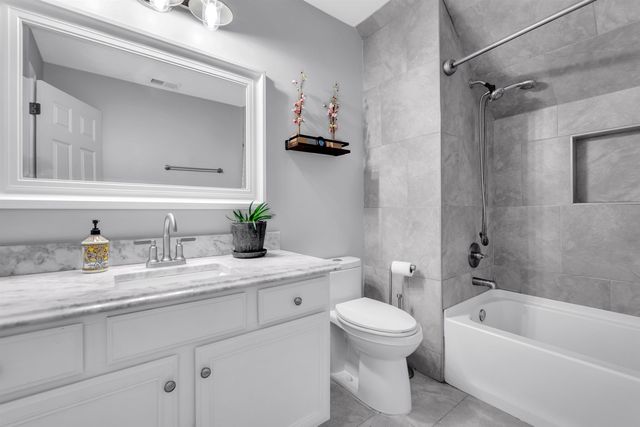 9694 LEEWARD SLOPES DR, Lakeland, TN 38002