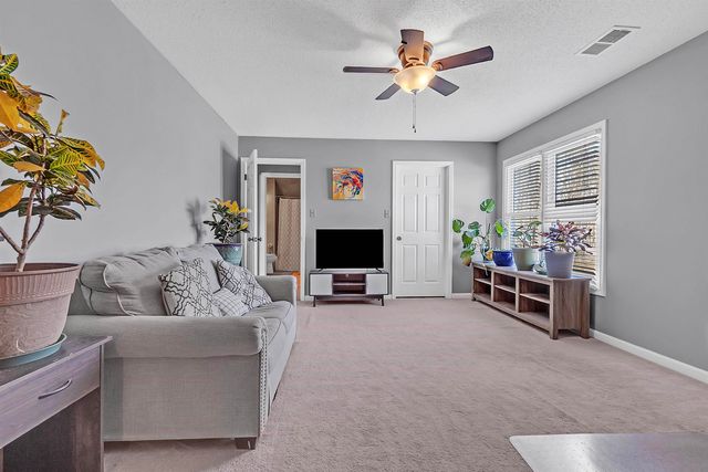 9694 LEEWARD SLOPES DR, Lakeland, TN 38002