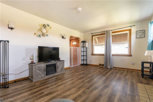 267 26th Street NW, Barberton, OH 44203
