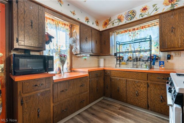 267 26th Street NW, Barberton, OH 44203