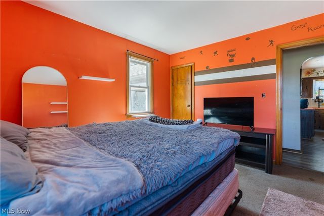 267 26th Street NW, Barberton, OH 44203