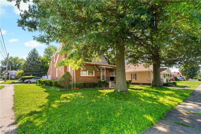 267 26th Street NW, Barberton, OH 44203
