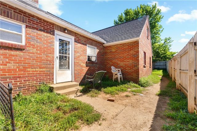 267 26th Street NW, Barberton, OH 44203