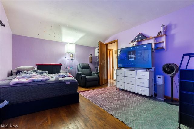 267 26th Street NW, Barberton, OH 44203