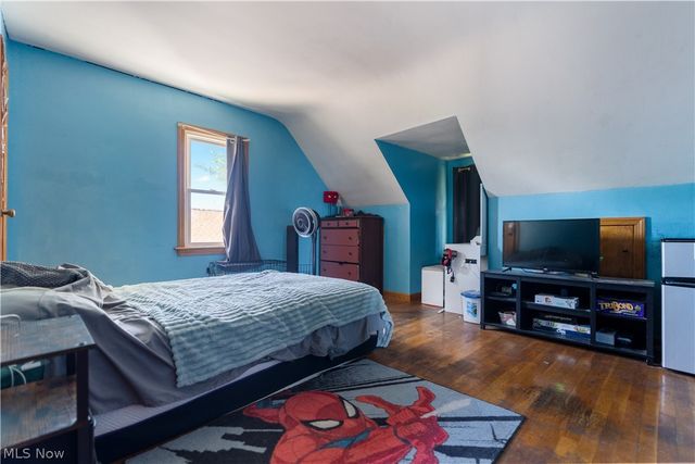 267 26th Street NW, Barberton, OH 44203