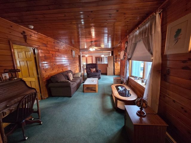 54 Slocum St, Acushnet, MA 02743