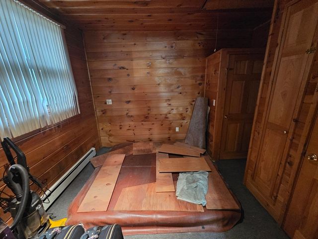 54 Slocum St, Acushnet, MA 02743