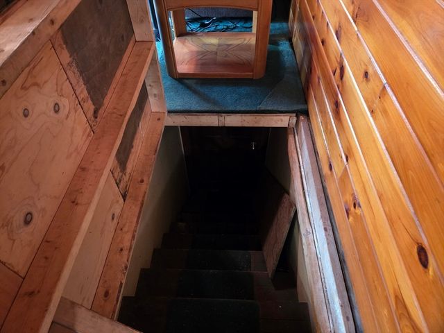 54 Slocum St, Acushnet, MA 02743