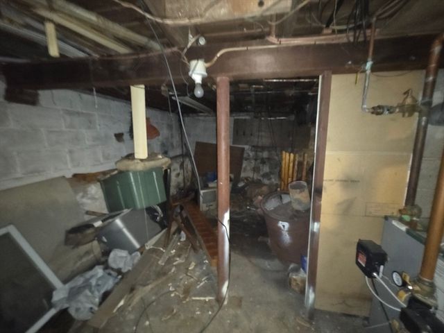 54 Slocum St, Acushnet, MA 02743