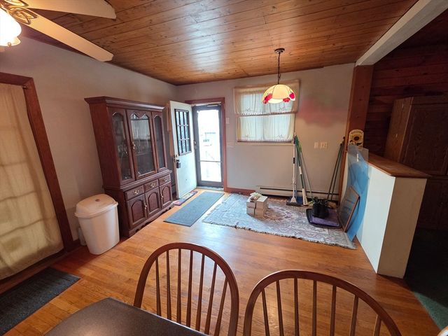 54 Slocum St, Acushnet, MA 02743