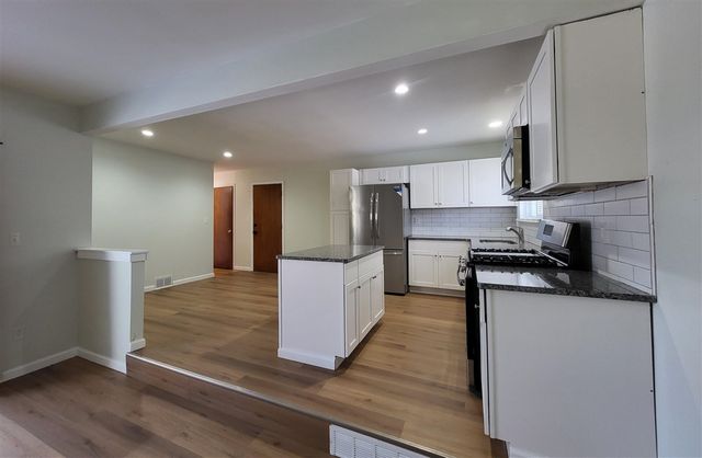 8644 Heather Court, Ypsilanti, MI 48198