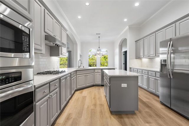 4708 Mont Blanc DR, Bee Cave, TX 78738