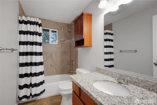 30331 9th Avenue S, Federal Way, WA 98003