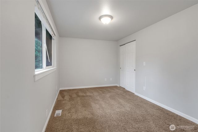 30331 9th Avenue S, Federal Way, WA 98003