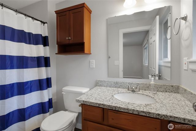 30331 9th Avenue S, Federal Way, WA 98003